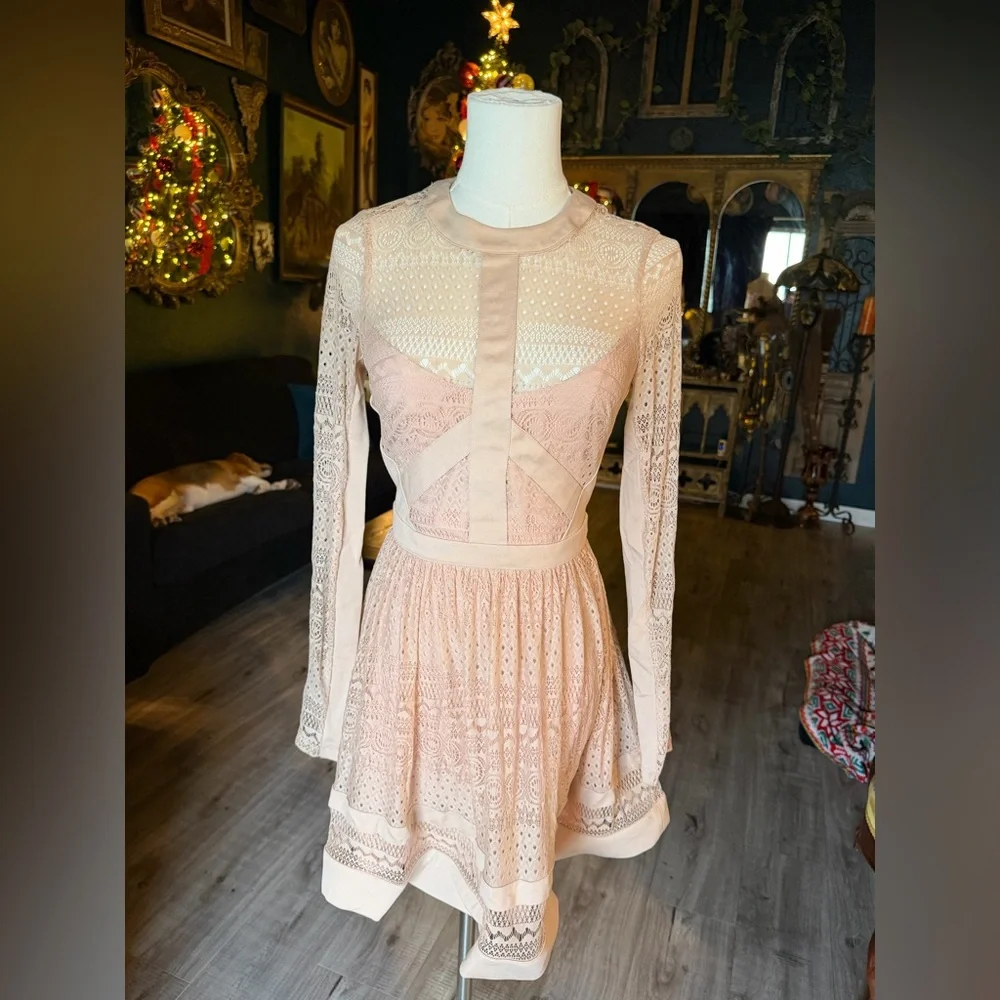 Bebe Dress – Women’s 0 – Light Pink Lace Block Y2K Vintage –Long Sleeve – Lined - Picture 9 of 12